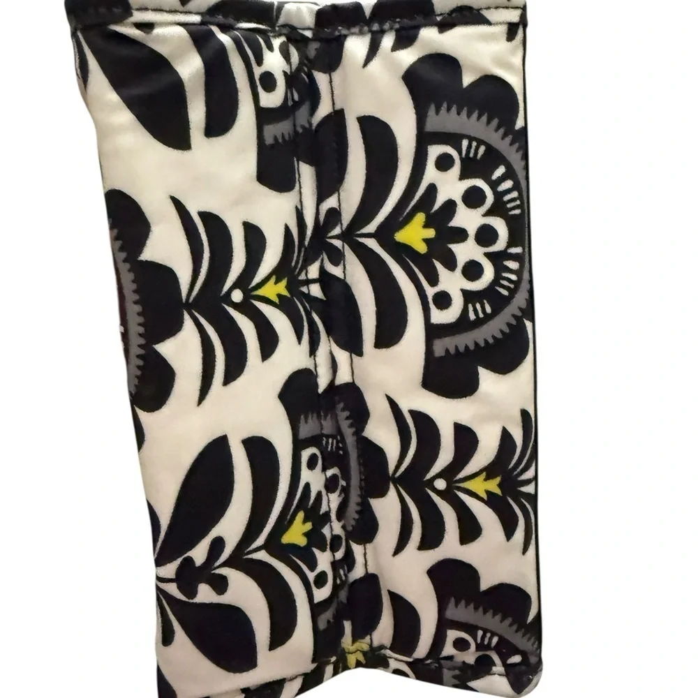 Vera Bradly Stylish Black and Yellow Patterned Lunch Bag. Brand new